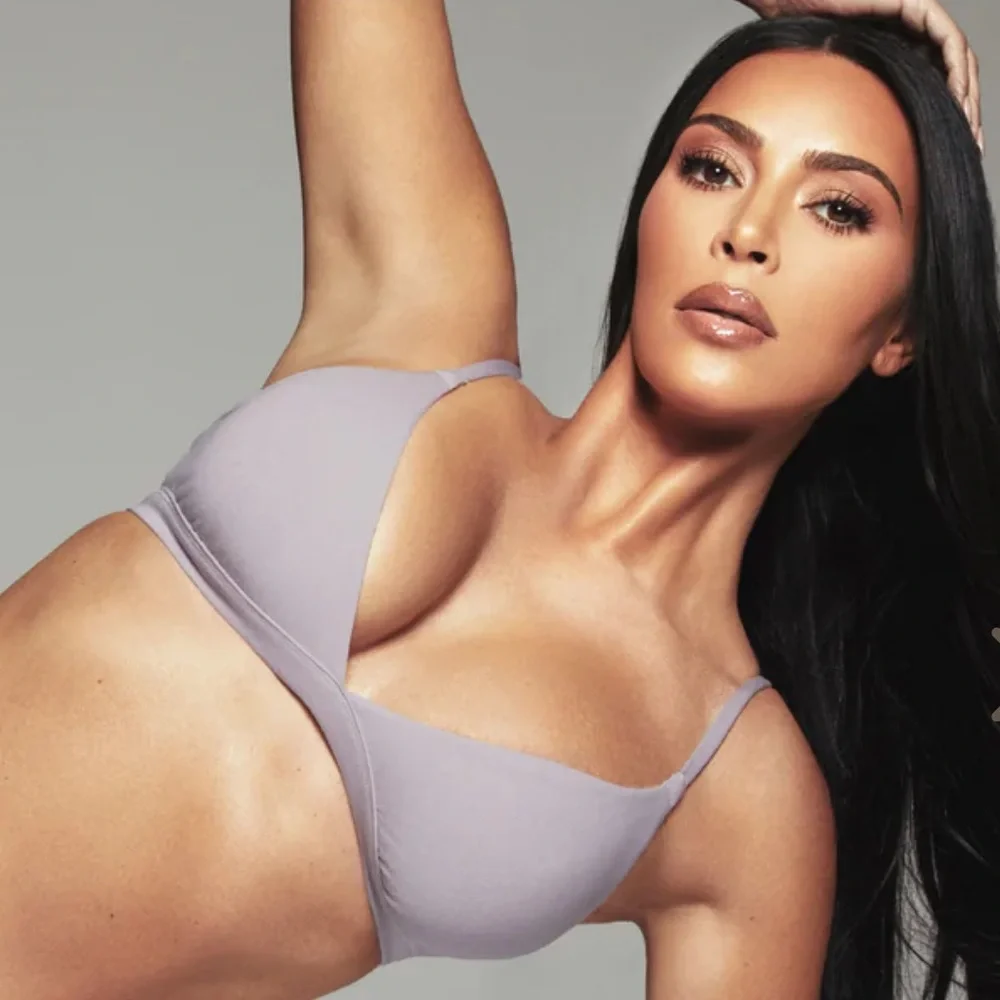 SKIMS Triangle Bralette - Picture 8 of 9